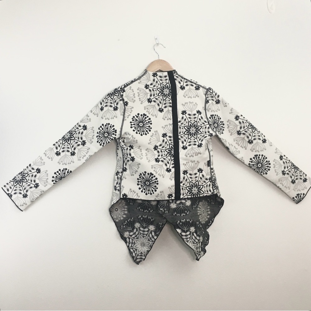 Chic Jacket With Bold Pattern & Open Front - image 8